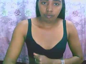 Rephaleta Chaturbate stream image from May 26, 2025