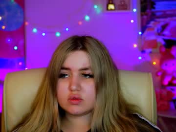 Aliceriwe Chaturbate stream image from May 26, 2025