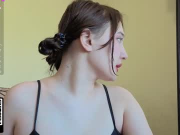 Aleksvibe Chaturbate stream image from May 26, 2025