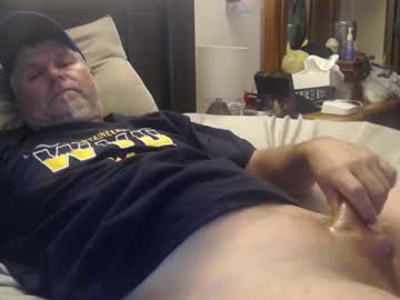 Almostheaven Chaturbate stream image from May 26, 2025