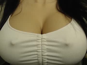 Mikah_Ella22 Chaturbate stream image from May 26, 2025