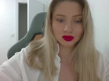 Amelieleclair Chaturbate stream image from May 26, 2025
