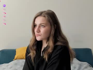 Elyvia Chaturbate stream image from May 26, 2025