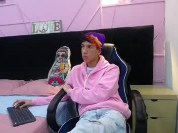 Cupcakeeboy Chaturbate stream image from May 26, 2025