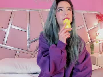 Lunapagee Chaturbate stream image from May 26, 2025