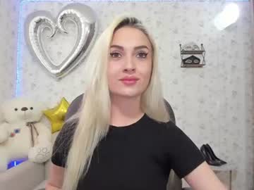 Isablonde1 Chaturbate stream image from May 26, 2025