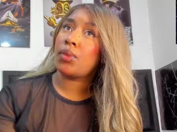 Krixtybrown Chaturbate stream image from May 26, 2025