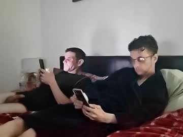 Vouyeruk Chaturbate stream image from May 26, 2025