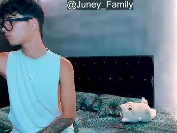 Milcon_Thomson Chaturbate stream image from May 26, 2025