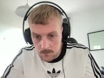Pancakerollxo Chaturbate stream image from May 26, 2025