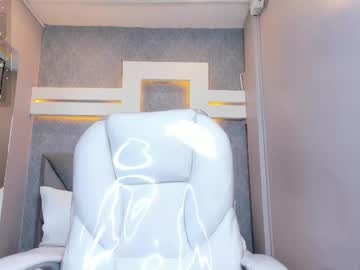 Perlaevansx Chaturbate stream image from May 26, 2025