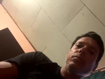 Sleumas Chaturbate stream image from May 26, 2025