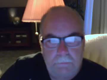 Earl52 Chaturbate stream image from May 27, 2025