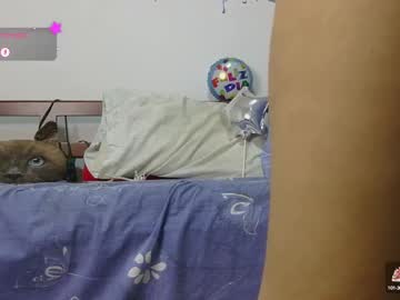 Lunamoon_17 Chaturbate stream image from May 27, 2025