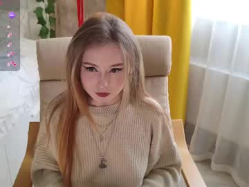 Charming_Lilly Chaturbate stream image from May 27, 2025