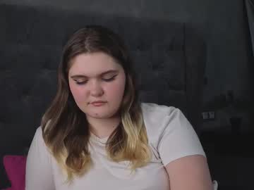 Gwenhelms Chaturbate stream image from May 27, 2025