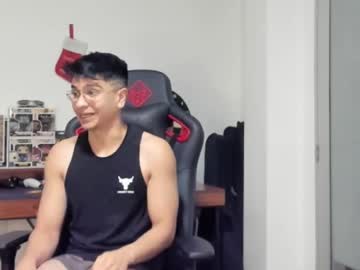 Logannick Chaturbate stream image from May 27, 2025