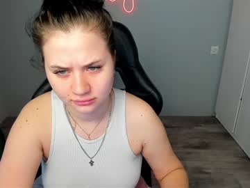Kira_Taylors_ Chaturbate stream image from May 27, 2025