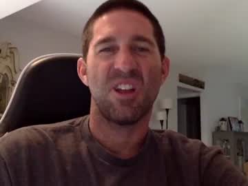 Traviskenn Chaturbate stream image from May 27, 2025