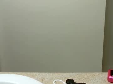 Mikeybear562 Chaturbate stream image from May 27, 2025