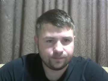 Snowyqred Chaturbate stream image from May 27, 2025