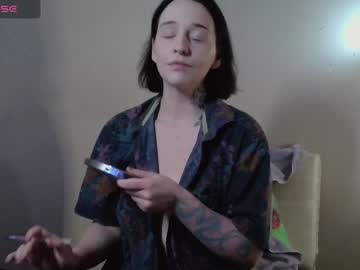 Witchmooon Chaturbate stream image from May 27, 2025