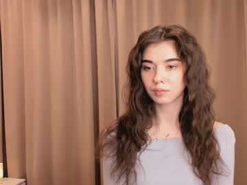 Katiebarfield Chaturbate stream image from May 27, 2025