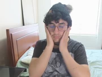 Sexypolarbear33 Chaturbate stream image from May 27, 2025