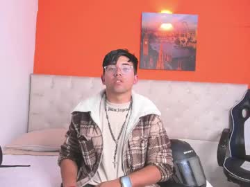 Levynrage Chaturbate stream image from May 27, 2025