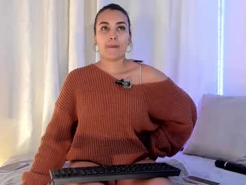 Aisha_Es Chaturbate stream image from May 27, 2025
