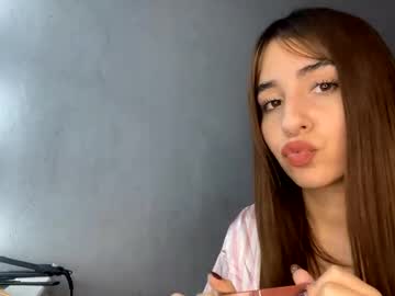 Lushivy2 Chaturbate stream image from May 27, 2025