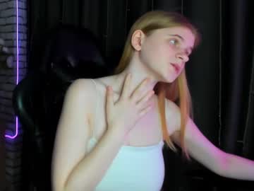 Alya_Vizz Chaturbate stream image from May 28, 2025