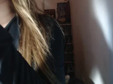 Hot_Prunie Chaturbate stream image from May 28, 2025