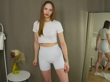 Zeldacompston Chaturbate stream image from May 28, 2025
