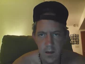 Psslvr77 Chaturbate stream image from May 28, 2025