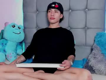 Thiago_Divine Chaturbate stream image from May 28, 2025
