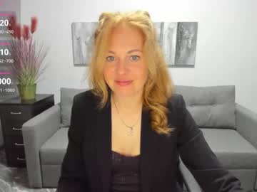Mira_Whitme Chaturbate stream image from May 28, 2025