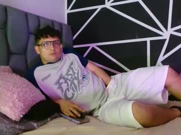Eryck_With_Hannah Chaturbate stream image from May 28, 2025