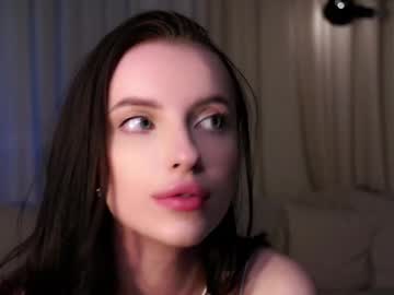 Hildadderly Chaturbate stream image from May 28, 2025