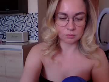Milasia Chaturbate stream image from May 28, 2025