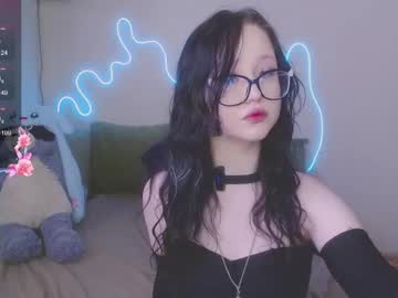 Lilhornyprincess Chaturbate stream image from May 28, 2025