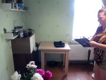 Chrystalbella Chaturbate stream image from May 28, 2025