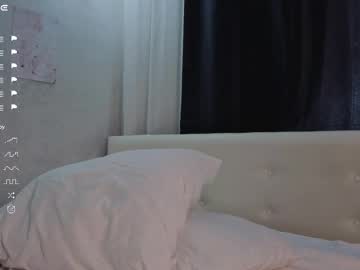 Ellysellav Chaturbate stream image from May 28, 2025