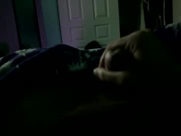 Makememoqn Chaturbate stream image from May 28, 2025