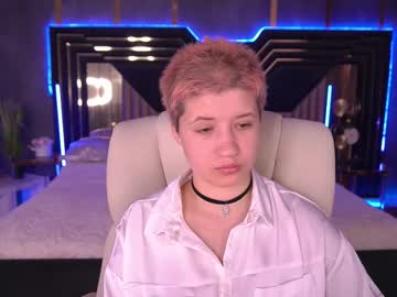Mikafoxxx Chaturbate stream image from May 28, 2025