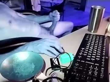 Clitmastrx Chaturbate stream image from May 28, 2025