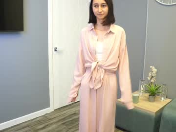 Dollybolling Chaturbate stream image from May 28, 2025