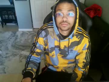 Navonimoo Chaturbate stream image from May 28, 2025