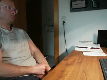 Pupsie2762 Chaturbate stream image from May 28, 2025