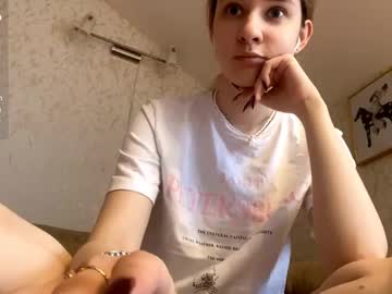 Edlinhazleton Chaturbate stream image from May 28, 2025